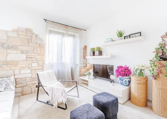 Gatti Марина-ди-Пьетрасанта