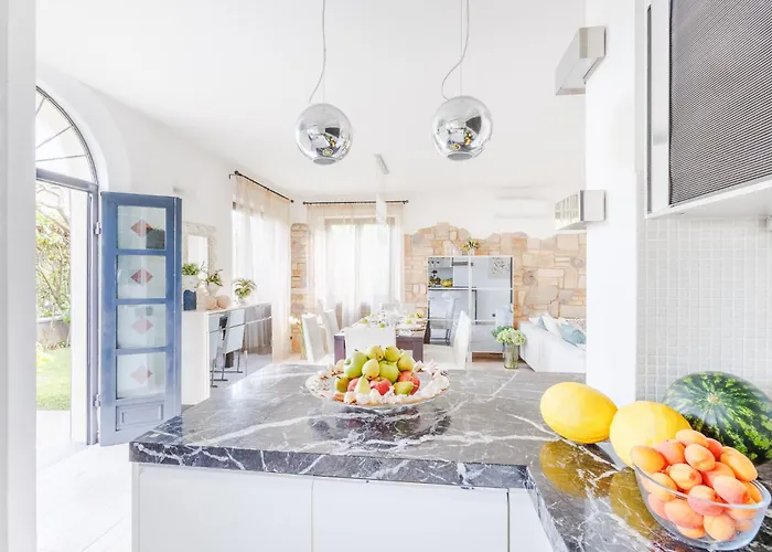 Gatti Марина-ди-Пьетрасанта