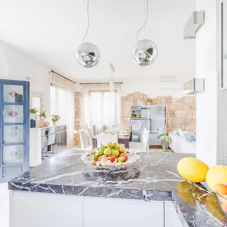 Gatti 马里纳-迪-皮特拉桑塔