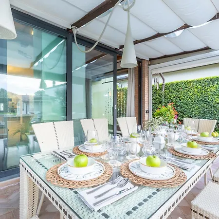 Gatti * 马里纳-迪-皮特拉桑塔